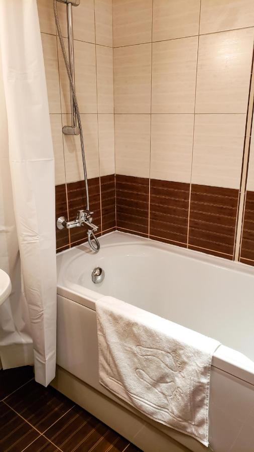 Semiramida Gardens Apartments 波罗维茨 外观 照片